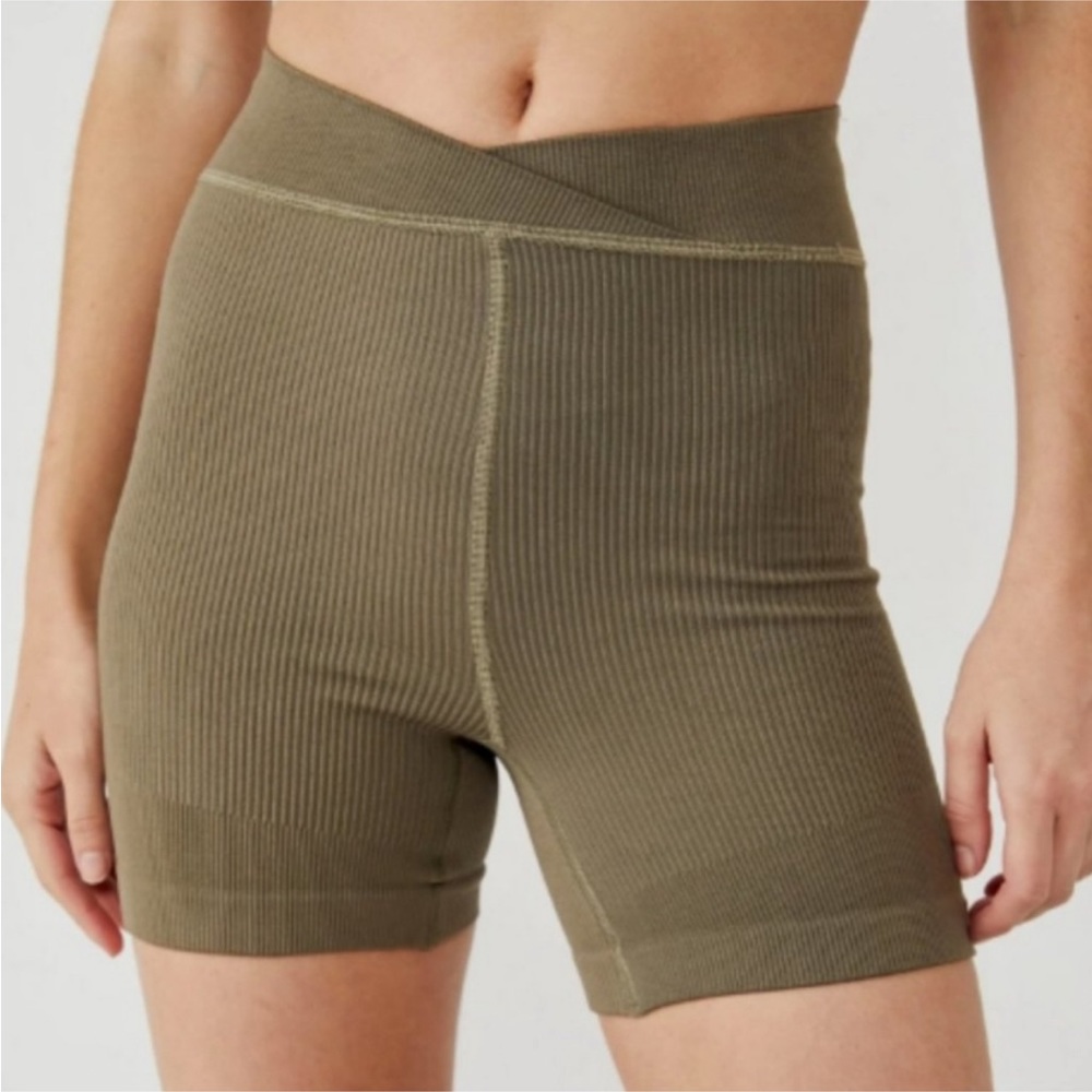 Free People Movement Free Throw Shorts, L, NWOT